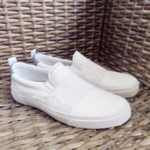Champions  Rally Slip on shoesColor White, Size 9.5 Men''s Leather up